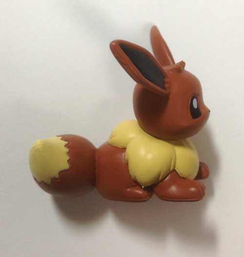 tomy eevee figure